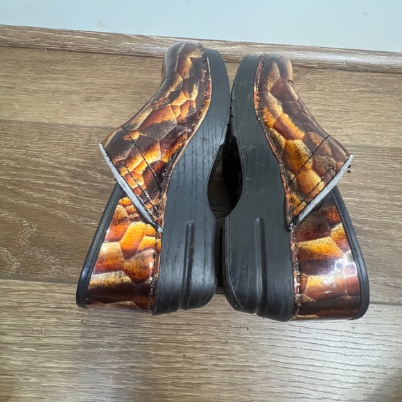 Dansko Patent Professional Tiger Eye Clogs Size 37 (6.5-7) - Picture 7 of 10